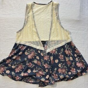 Rue21 Cream and Blue Floral Lace Blouse